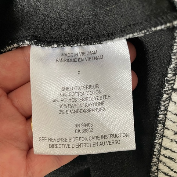 Theory Textured Turtleneck Sweater in Size S - Picture 5 of 10